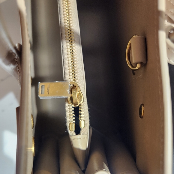 YSL Sac du Jour Baby Dark Beige - Picture 4 of 15